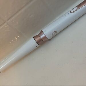 T3 White and Rose Gold Hair Styling Wand